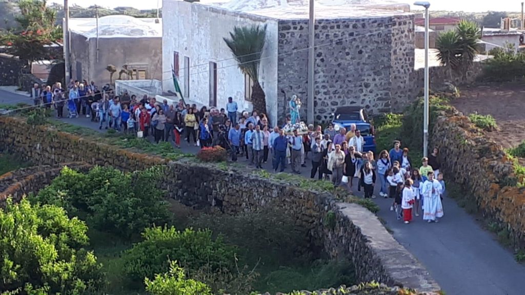 Processione Madonna del Rosario Sibà